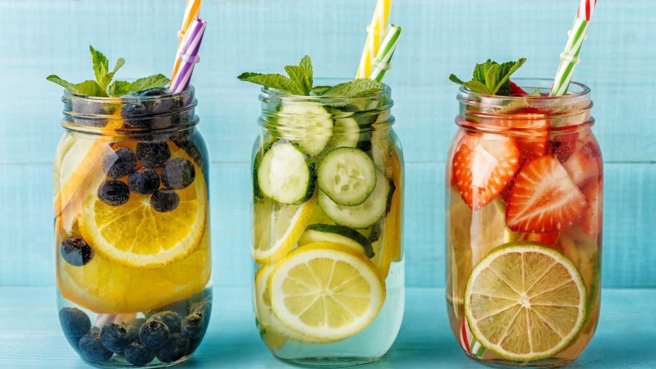 3 Easy Detox Water Recipes To Fight Bloating & Flatten Belly (+How To ...