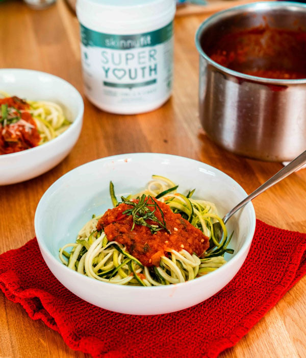 How To Make Healthy Pasta Sauce (& Zucchini Noodles)