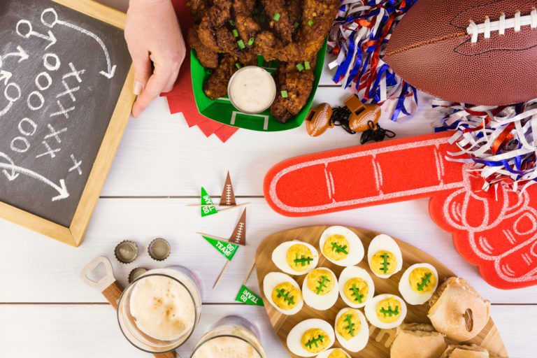 7 Quick & Healthy Game Day Appetizers Everyone Will Love (+3 Drink Recipes!)