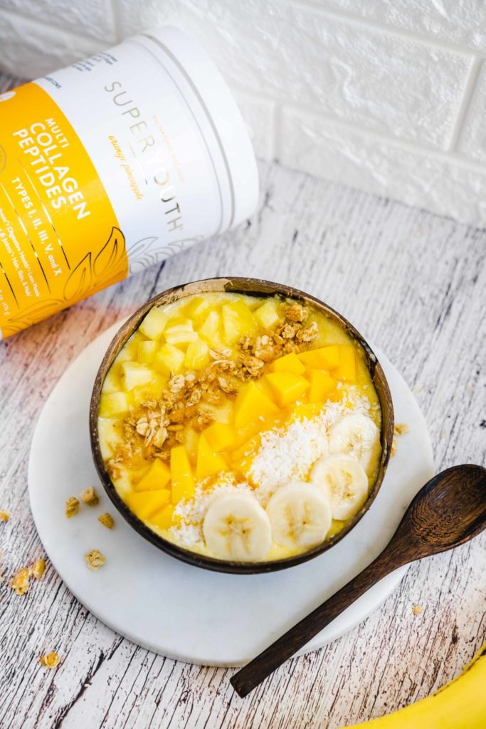 orange pineapple smoothie bowl