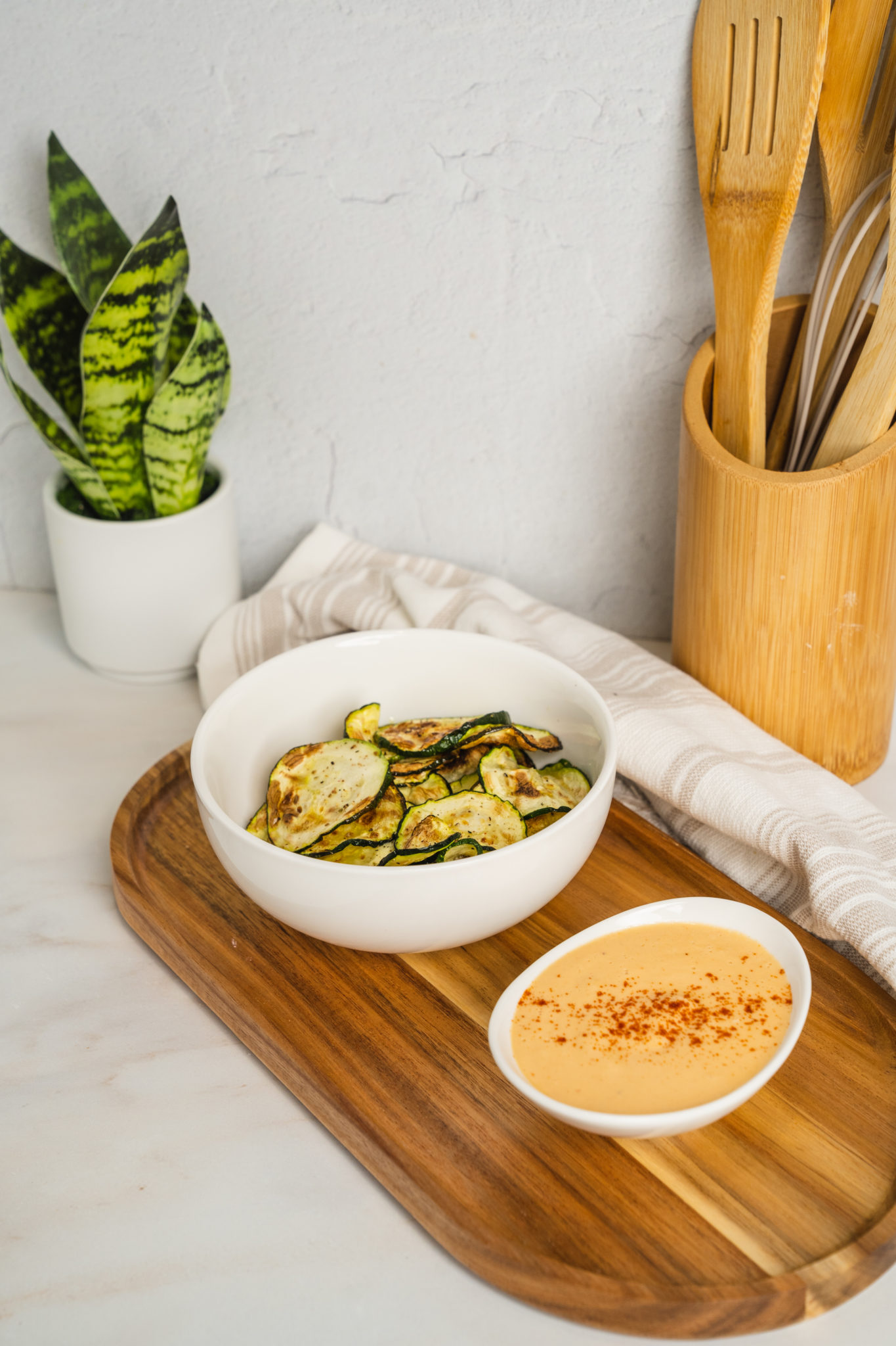 Healthy Zucchini Chips & Dip