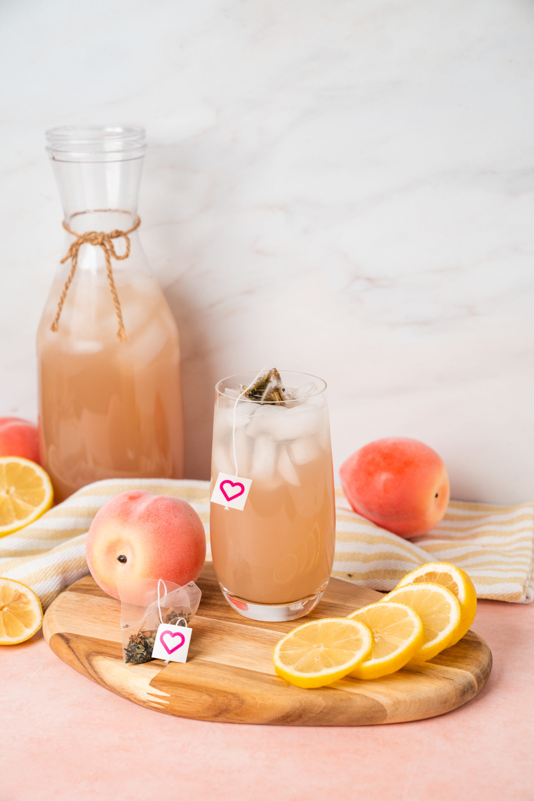 Iced Peach Green Tea Lemonade - The Healthful Ideas